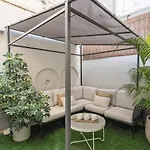 Encantador Con Terraza En Sants 바르셀로나
