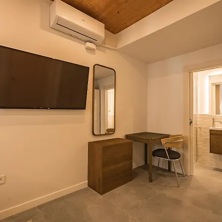 Charming With Terrace In Sants * Barcellona