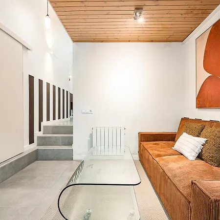 Charming With Terrace In Sants Appartamento
